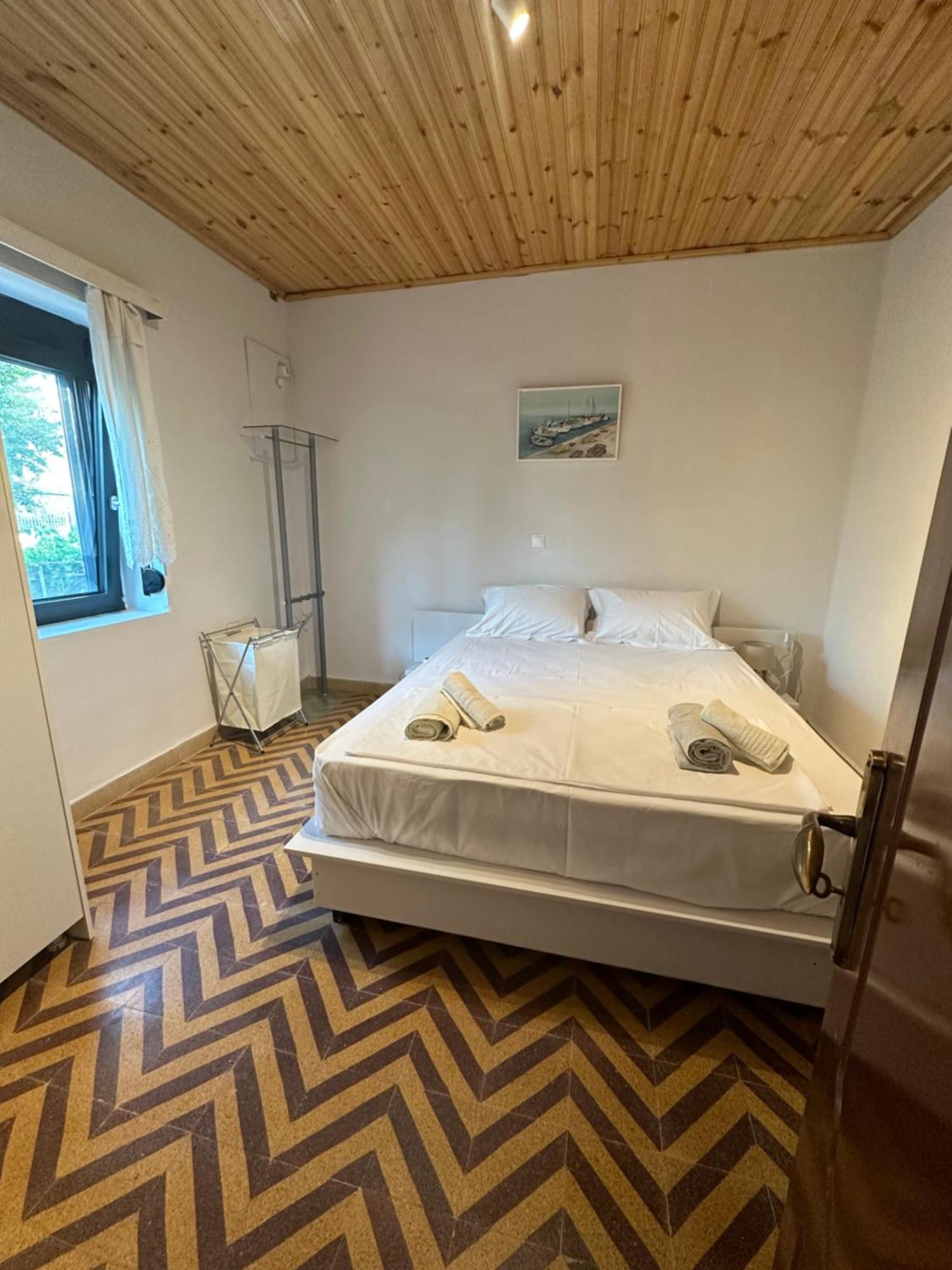 Solmar Aegina With Private Pool - Jacuzzi Apartman Khloi Kültér fotó